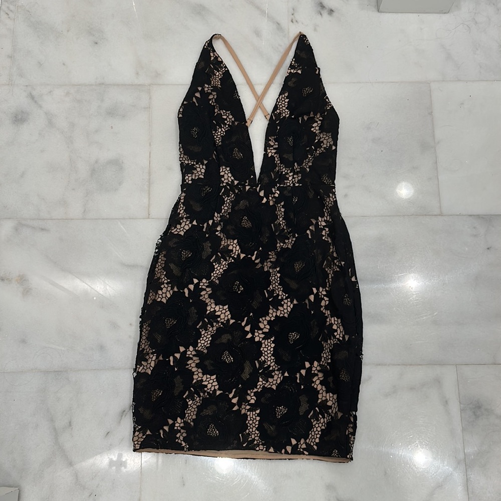 Low V Stylestalker lace dress with low back size small